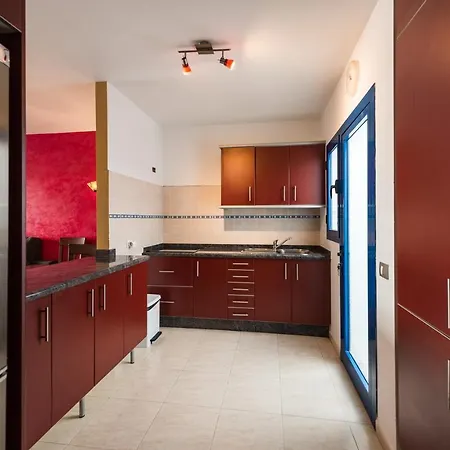 Feriehus Modern House In *