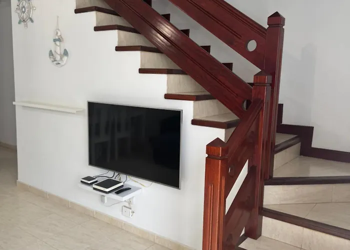 Feriehus Modern House In *